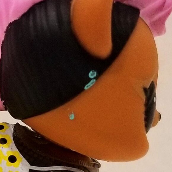 L.O.L. Surprise! Pets "Grunge Skunk" & Accessories, VGUC - Picture 13 of 13